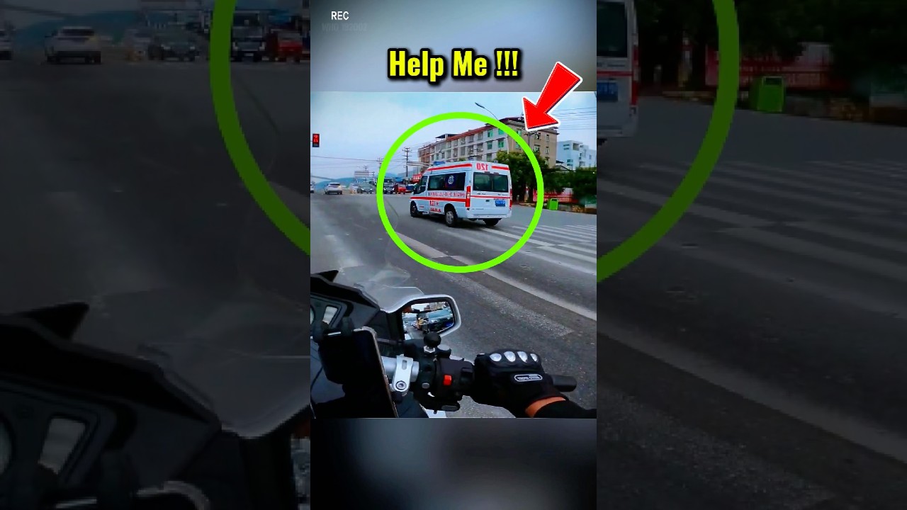 Police Rush to Clear the Way for Ambulance 🚑 in Critical Emergency #police #cops #shorts