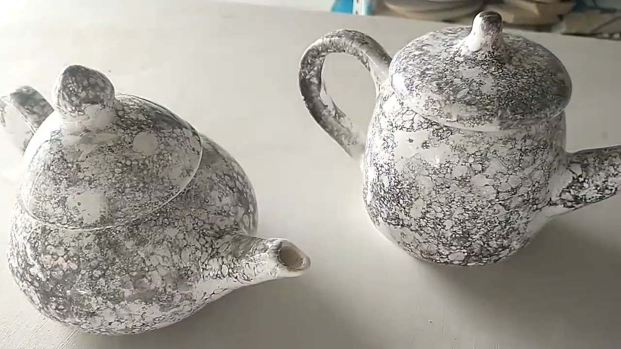 Tetera y Tazas en el Torno