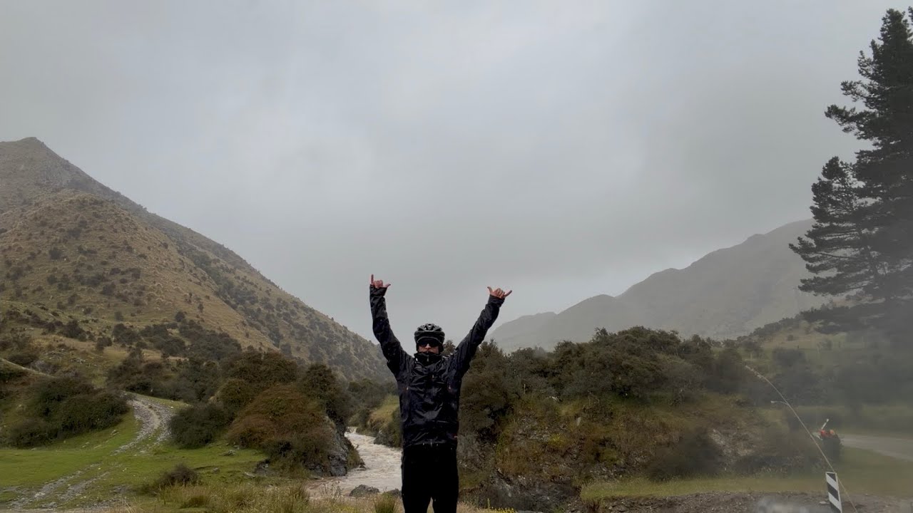 Bikepacking am Limit: Wenn der Sturm dich zum Whisky treibt