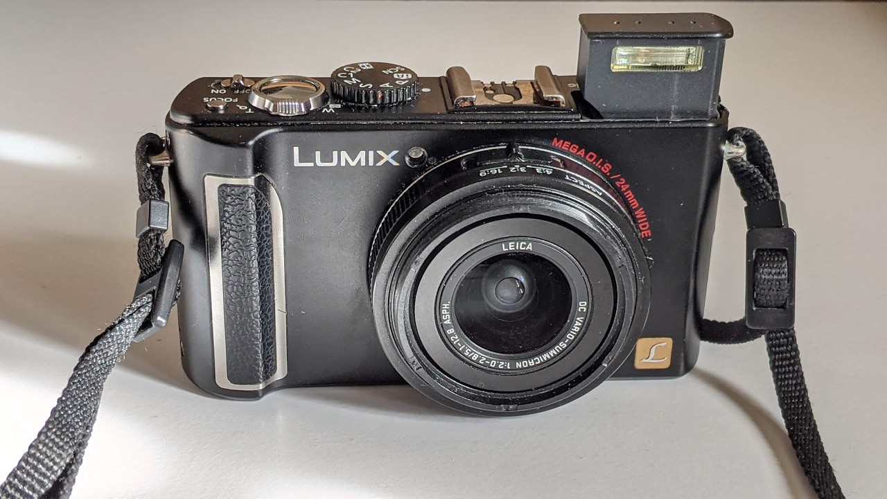 REVIEW: Panasonic Lumix LX3 in 2025 - Secret Budget Leica Digicam - Retro CCD Digital Camera!