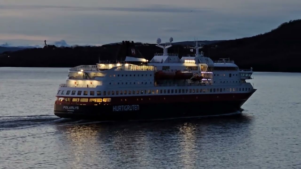 MS POLARLYS Hurtigruten in Harstad
