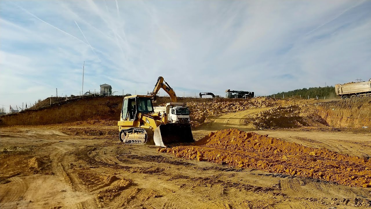 Cat 963C cat 3360L ekskavatör temel kazma #cat #kepçe #keşfet #catvideos #cats #excavator #catvideo 