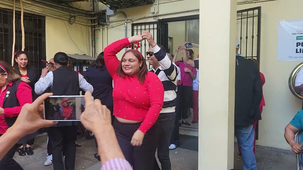 Fiesta y aguinaldo de navidad ayuntamiento San Fco de Macoris