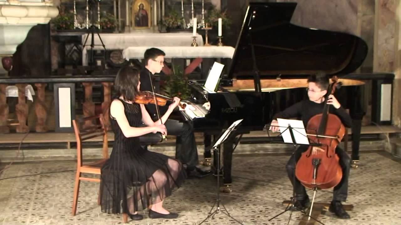 Trio Rupnik play Gardel: Por una Cabeza