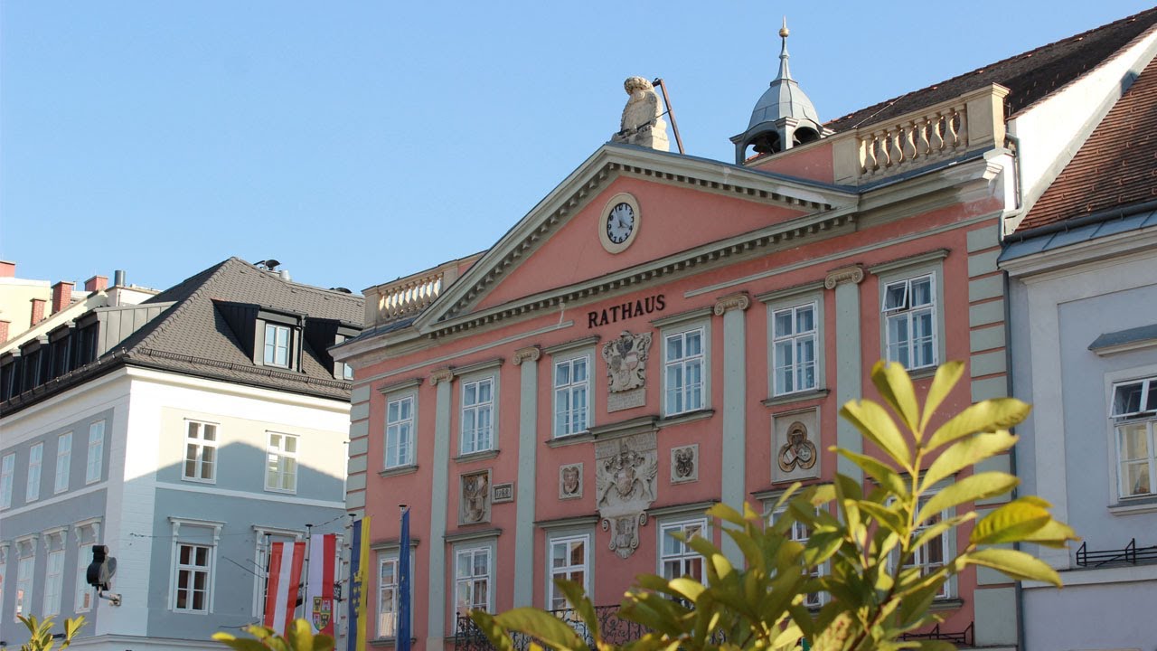 Wiener Neustadt. &Ouml;sterreich. Stadtspaziergang. (Винер-Нойштадт, Австрия)