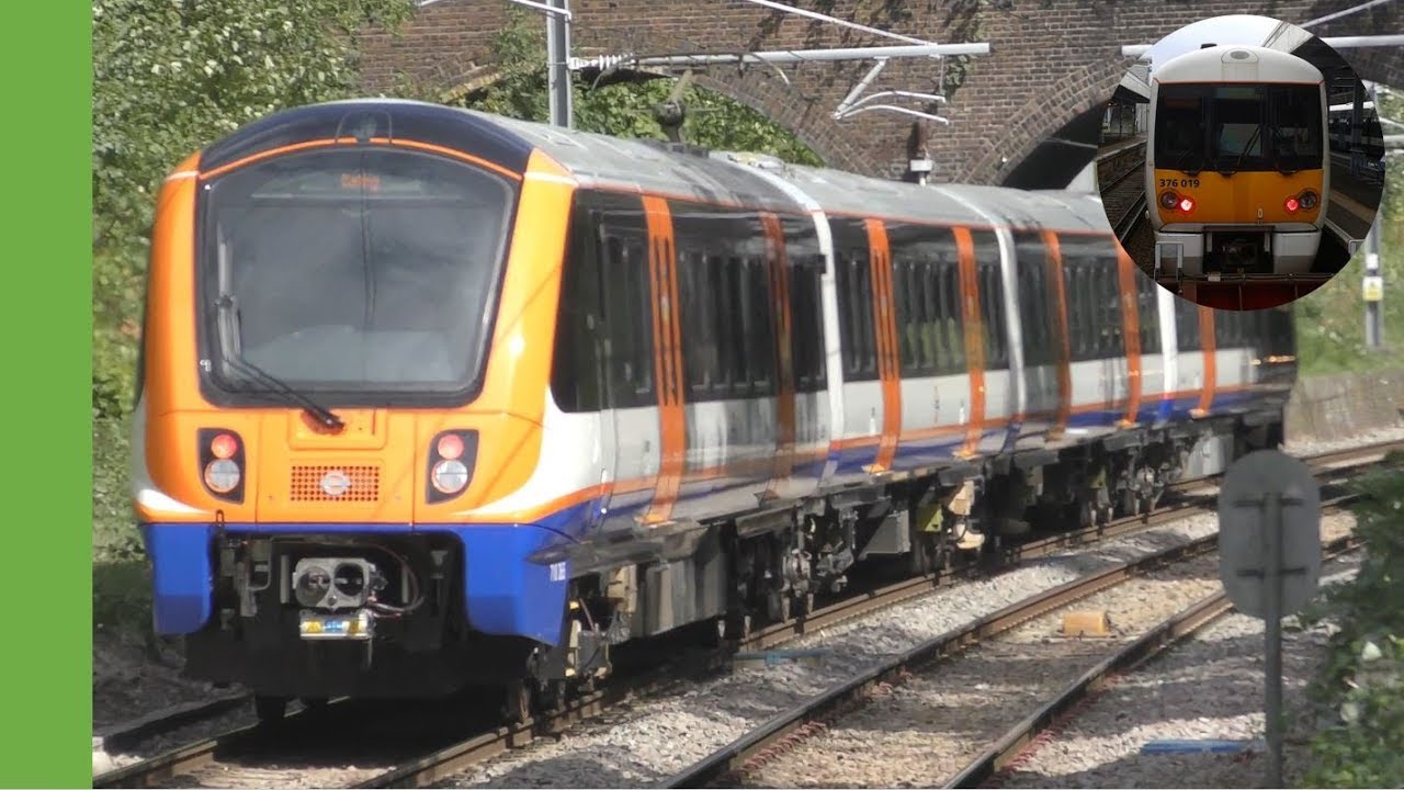 Trains at Crouch Hill