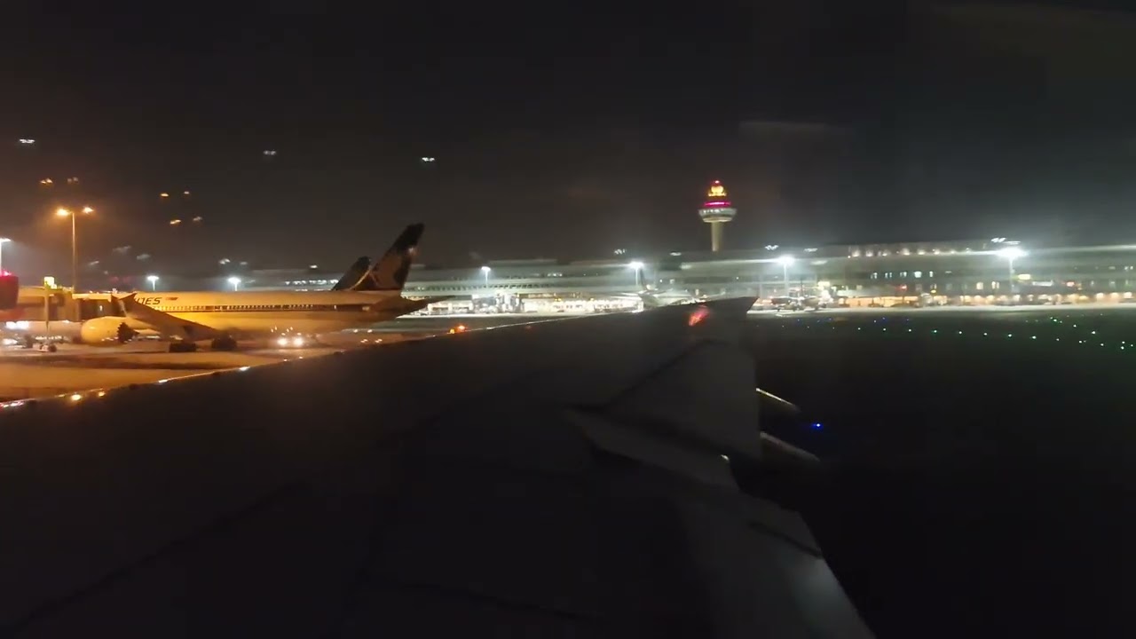 Lufthansa Boeing 747-800 powerful take off at Singapore Changi Airport