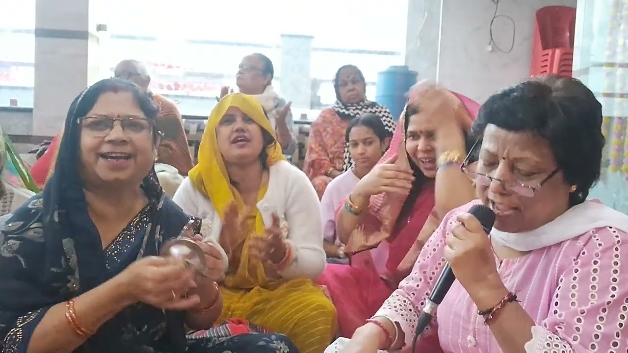 Aaj bhola fulon m saj gya re👈siv ka sundar bhajan 🙏🙏🤩