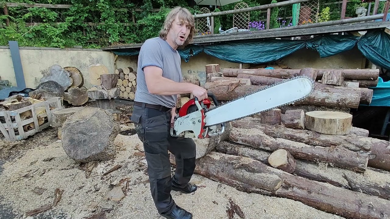 Stihl Contra. 106cc West German Vintage Chainsaw. Starting & Cutting 27