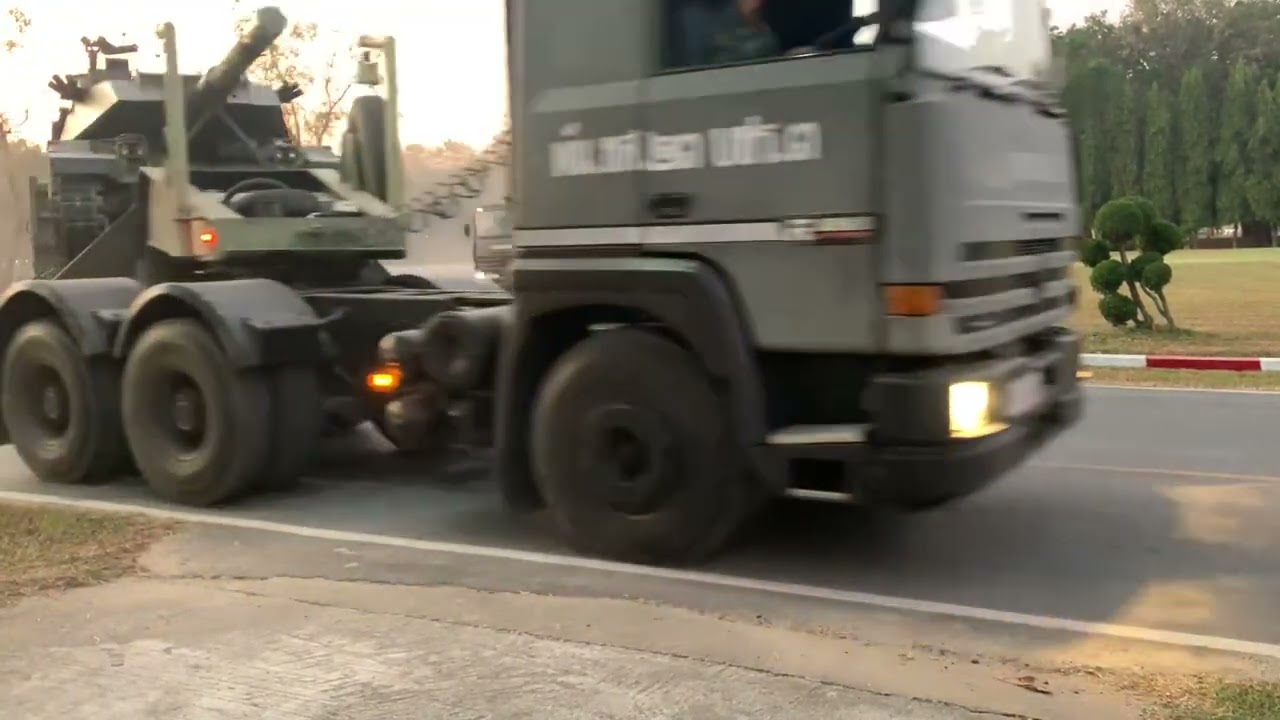 บรรยากาศเคลื่อนย้ายรถถังกลับเข้าที่ตั้งปกติ #ทหารม้าพิดโลก