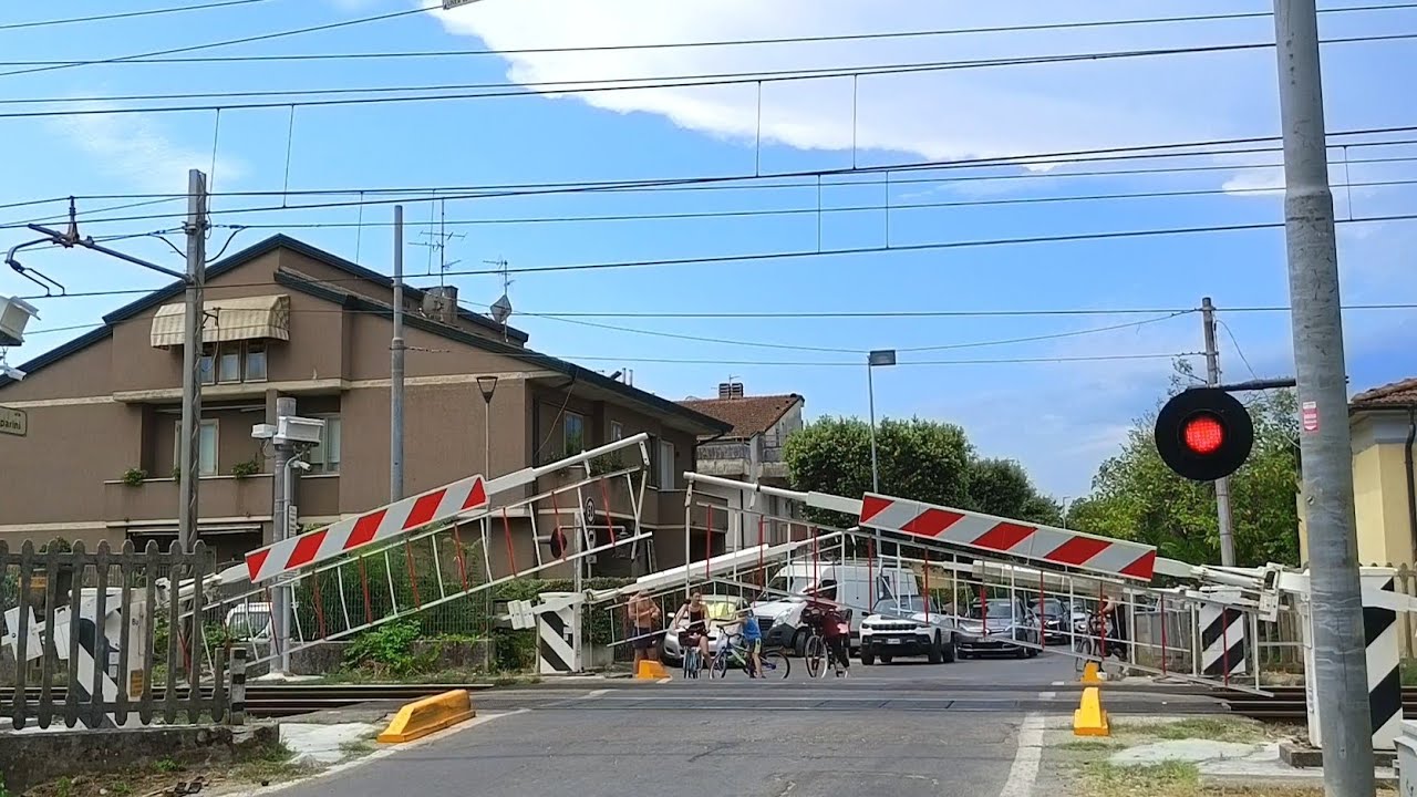 4 TRENI IN TRANSITO AD ALTA VELOCITÀ AL PL DI VIAREGGIO!!!