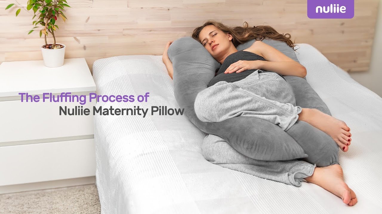 Did You Know This Is the Right Way to Fluff Your Pregnancy Pillow? 💤