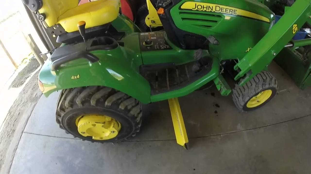 John Deere X748 w/mid-mount