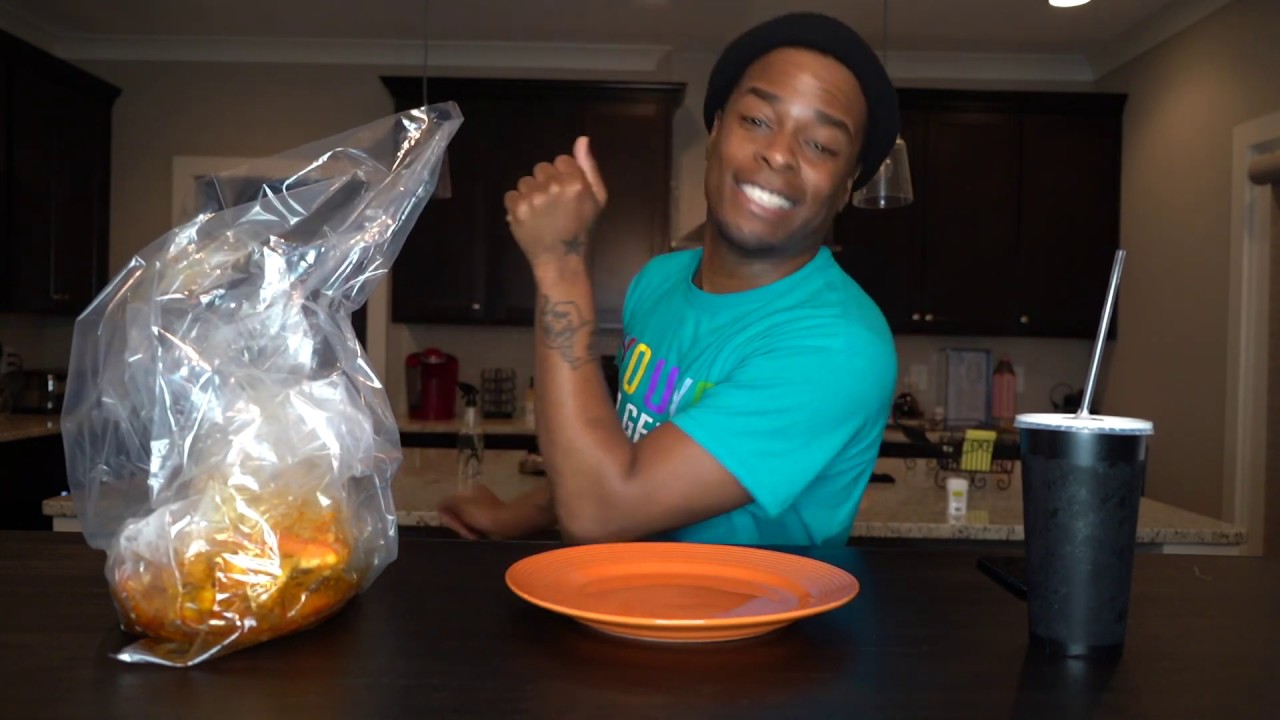 SEAFOOD MUKBANG: Talks about Youtube crushes, All American, Money Heist & MORE