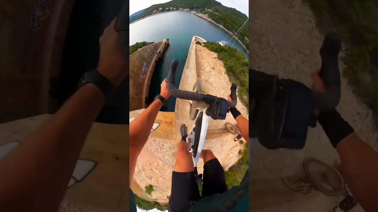 check this out 🚲🤩 #mtb #mountainbike #mtbworld #crazy #insane #bicycle #bikestunt #mtblife #sports