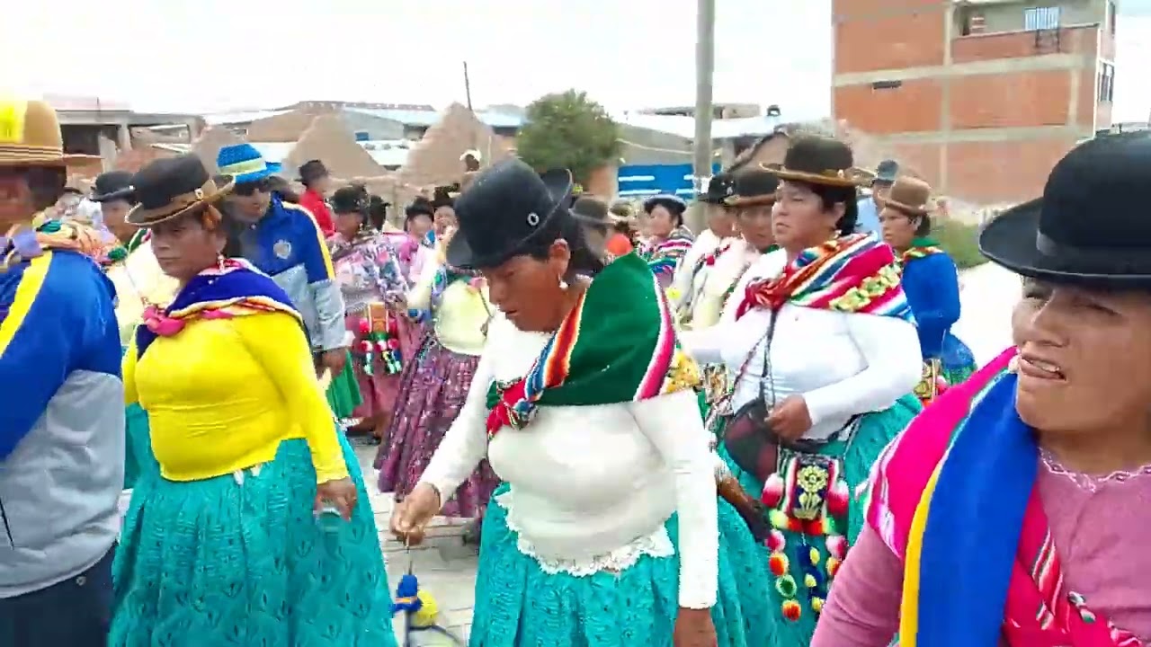 Buenos recuerdos de los pasantes de 2025 en los carnavales en curahuara de carangas