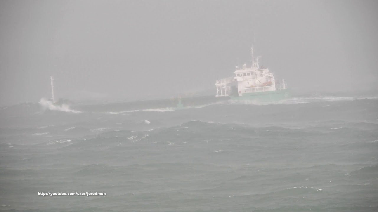 General cargo vessel ARKLOW CLIFF leaving A Coruña [4K]