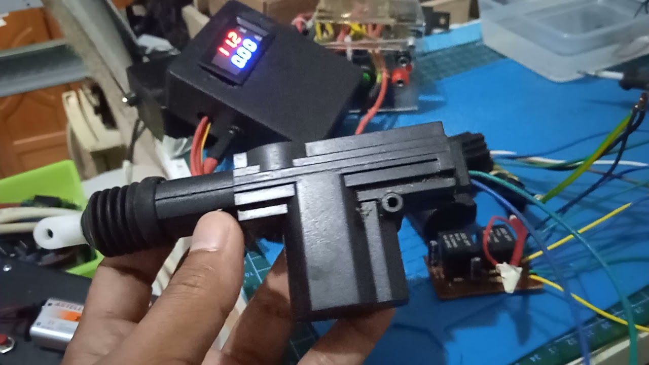 cara kerja dinamo motor central lock dor dan modul driver central lock pada pintu mobil