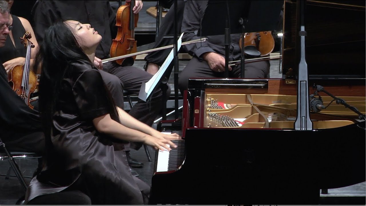 HJ Lim plays Toccata op.7 in C major, Schumann