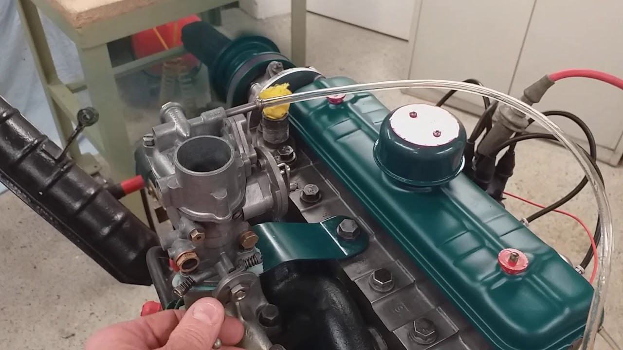 Premieres mise en route moteur de Renault 4cv après 39 ans de sommeil