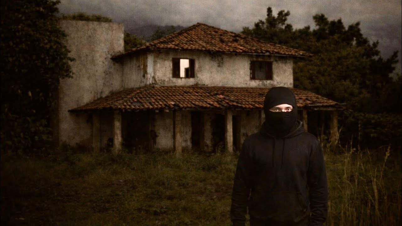 DESCOBRI QUE ELE ERA O CHEFE DISFARÇADO NA CASA DOS PALHAÇOS 😨😰￼