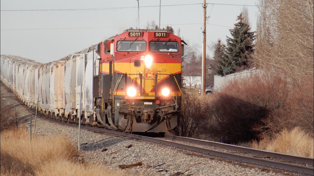 KCS 5011 Leads CP Mixed Freight Train South through Airdrie AB