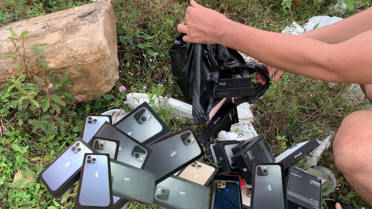 Fantastic Found  A lots of Apple iPhone in Trash, Restore Destroyed Phone Restoration