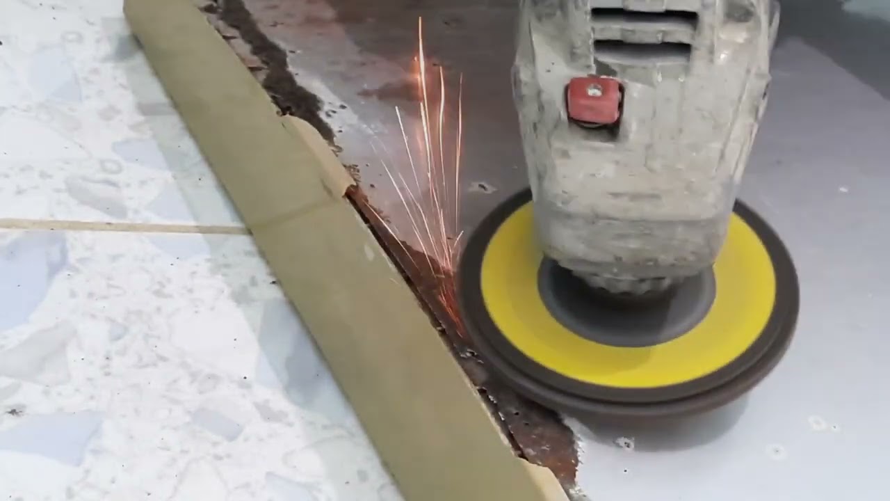 Paano ang tamang paggamit ng body filler at ang pagbaklas ng pintuan ng refrigerator