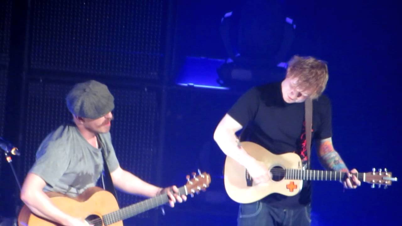 Guiding Light (unplugged & without a mic) - Ed Sheeran & Foy Vance @ Ryman Auditorium - 22/01/2013