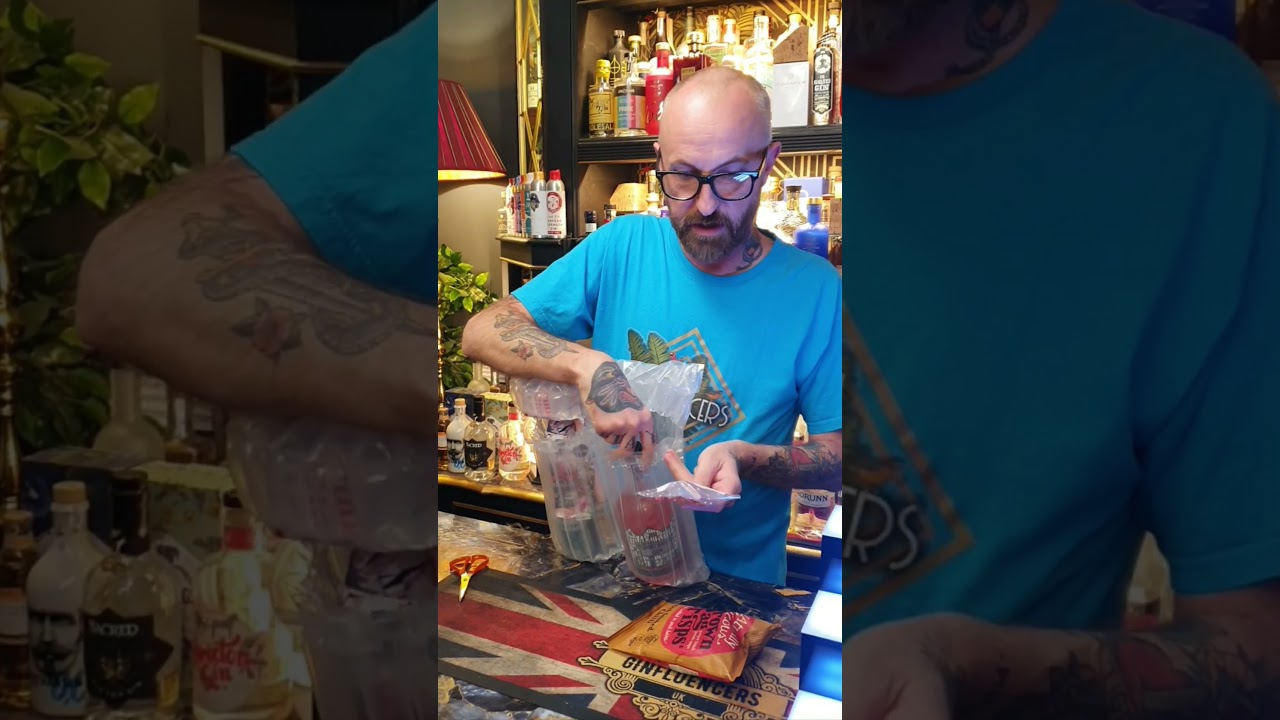 Unboxing our intergin Gin Subscription Box #Gin #drinks #unboxing #alcohol #mixology #cocktails