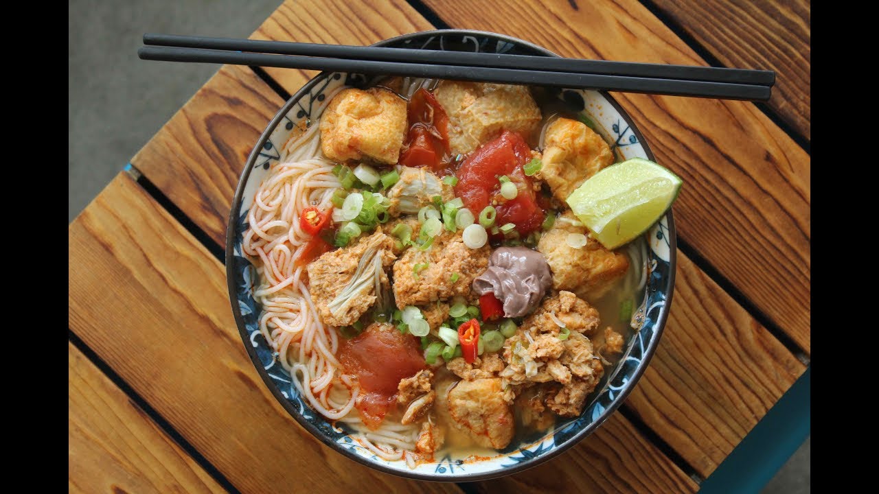 How to make Vietnamese Crab Noodle Soup (no pork) -  Bún Riêu