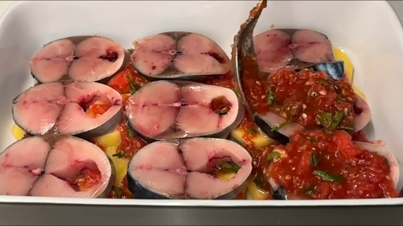 Fırında Domates Soslu Palamut 🍅🐟 Bonito - Pelamyd Fish in Tomato Sauce
