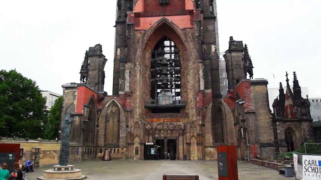 Hamburgs Geschichte.Ruine der St  Nikolai Kirche als Mahnmal des Krieges gegen das Vergessen 07.2013