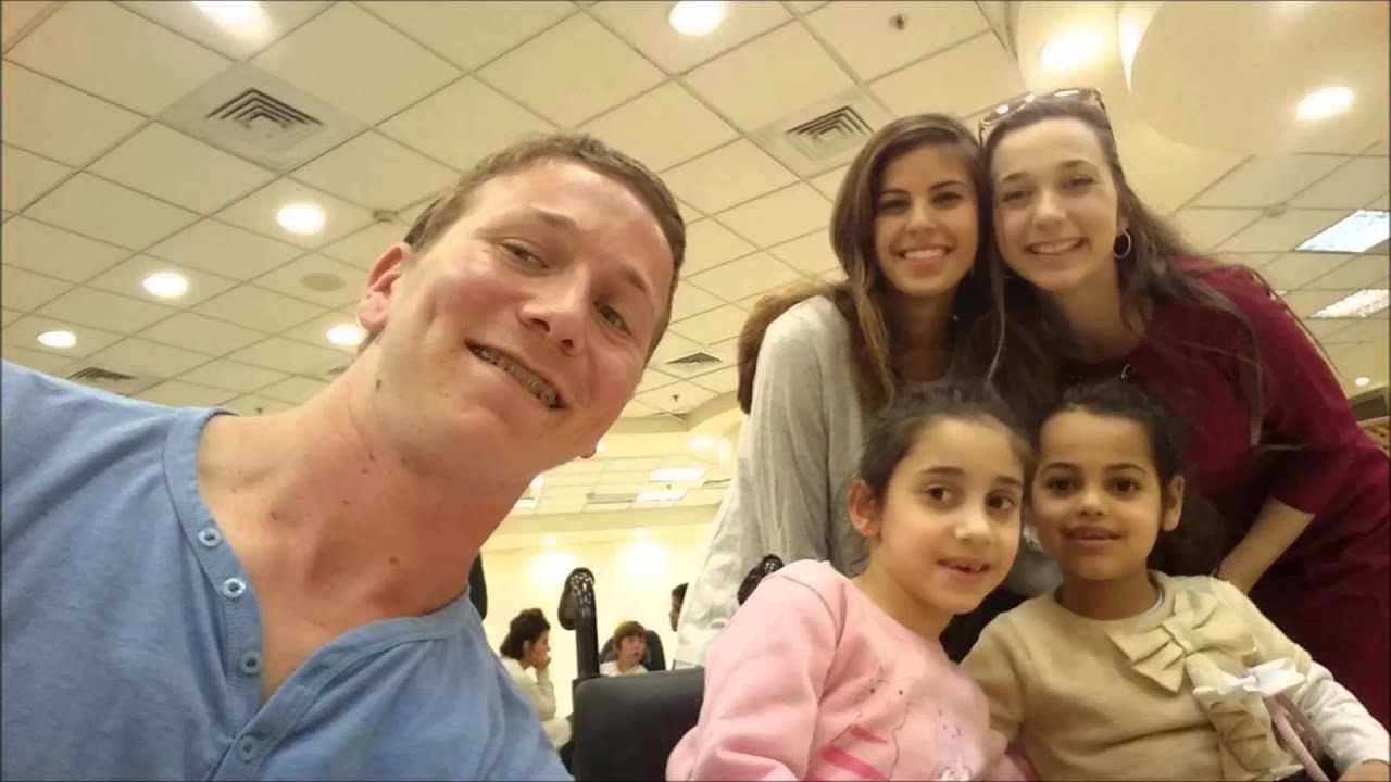 סרט הוקרה למתנדבי עמותת להושיט יד 2016