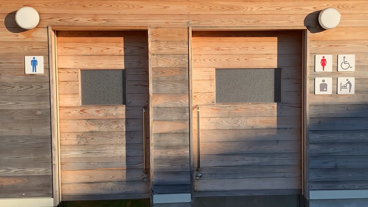 散歩中に見つけた日本の公衆トイレたち。その２ Japanese public toilets found during a walk. Part 2