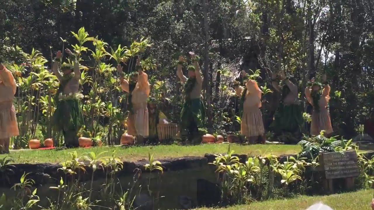 Hula with Aloha: Kumu Crabbe's Halauokalani