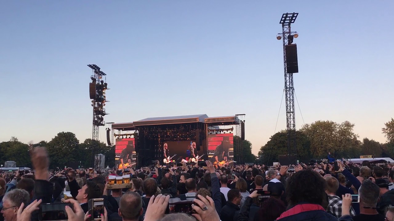 Guns n Roses - Godfathers Theme/Sweet Child Of Mine Live @ Goffert Park Nijmegen