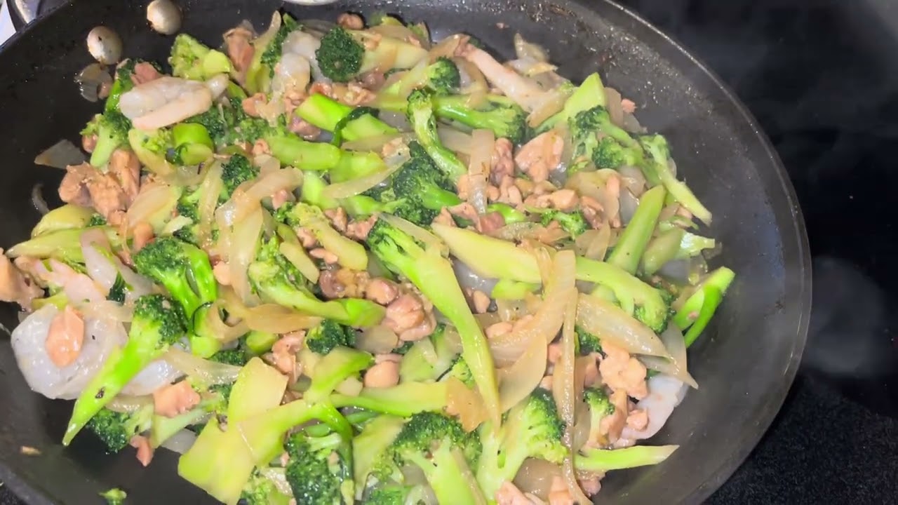 25 កុម្ភៈ 2026បងប្អូនអើយមកញាំឆាផ្កាស្ពៃជាមួយខ្ញុំ