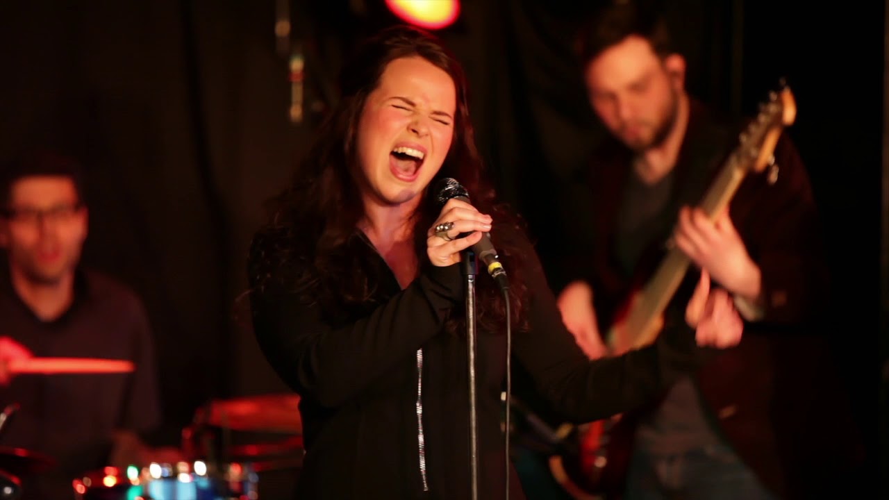 Julia Gámez Martín - Gone under / Snarky Puppy