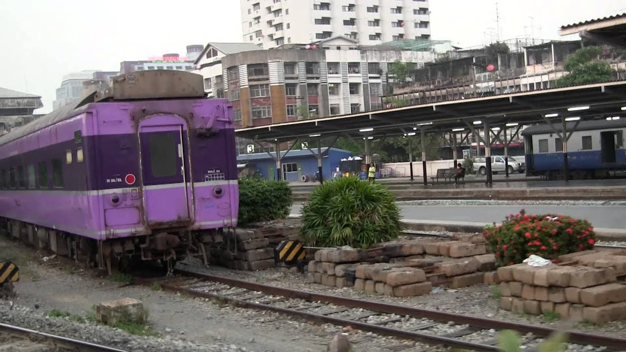 タイ国鉄 フワランポーン駅の客車区 14系客車発見？