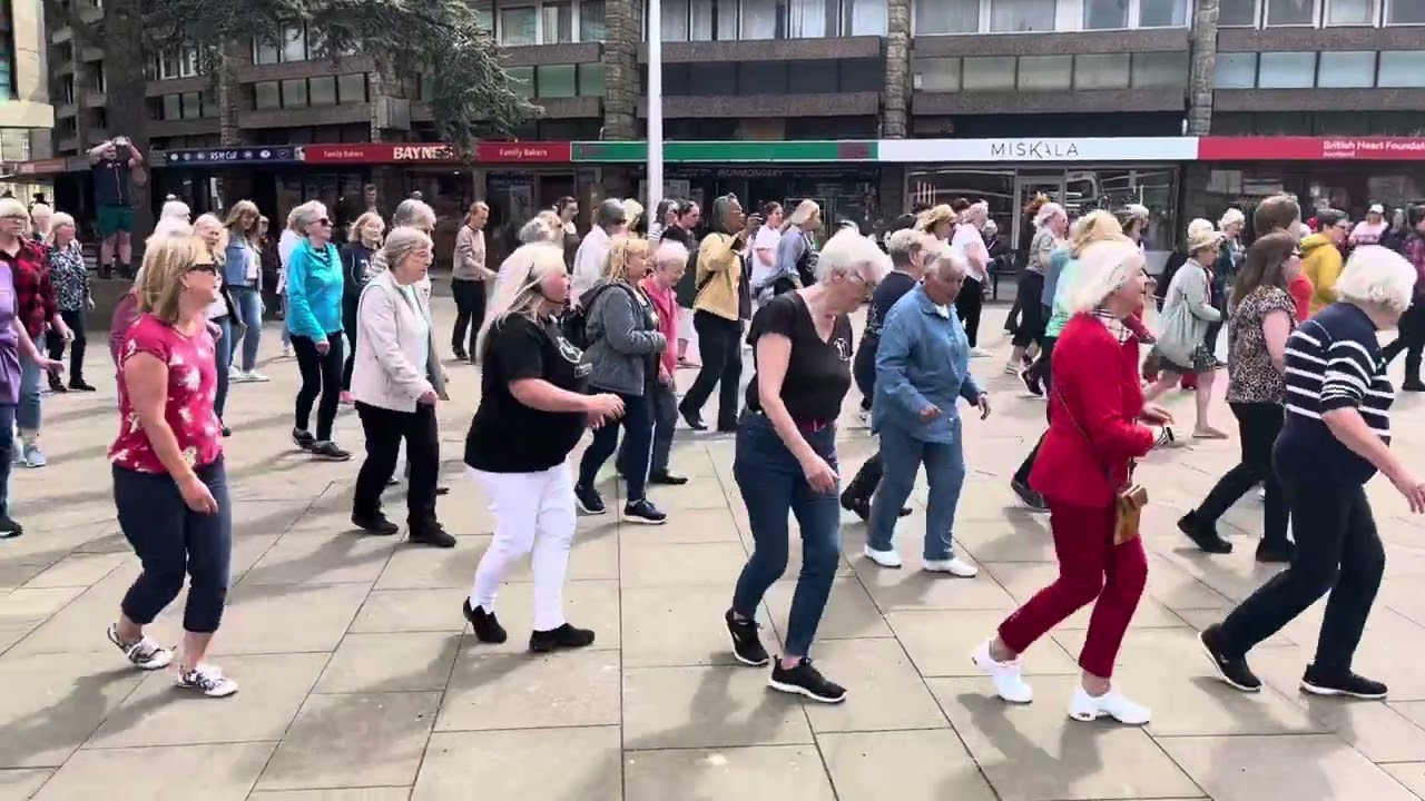 Twenty Two (22) Line Dance at the Flashmob in Dalkeith