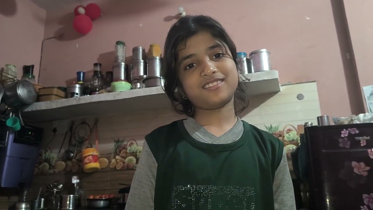 Ye kavya Kya Kah rhi hai and Aaj gujiya bnayege...