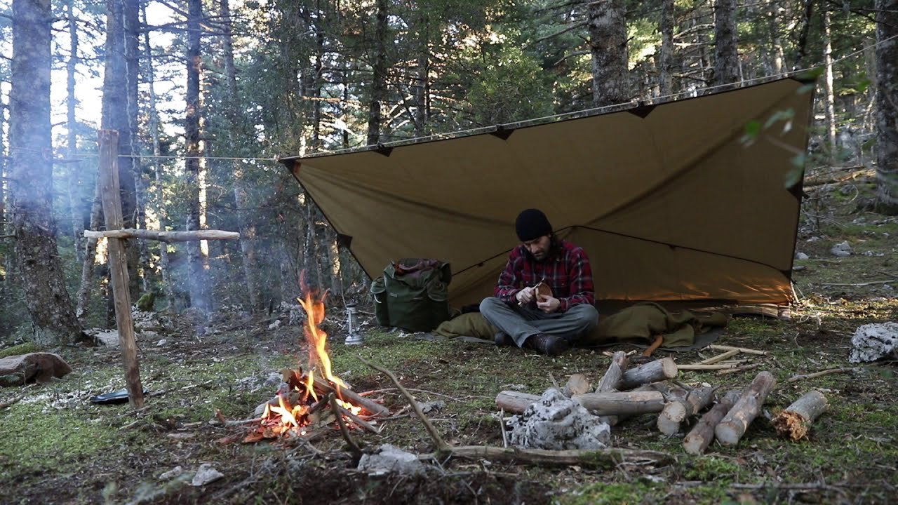 2 Days Solo Bushcraft, oilskin tarp, making adjustable frying pan and pot hanger, finished my plate