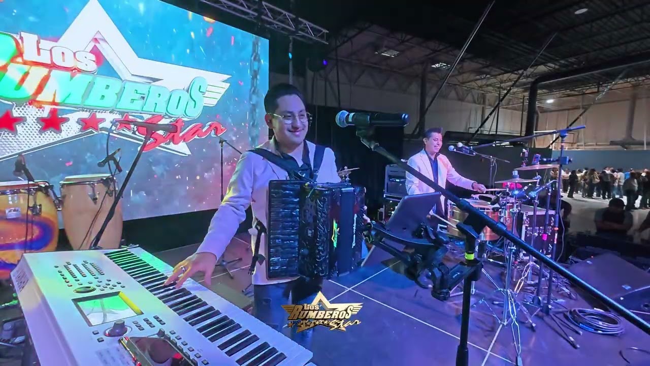 Los Rumberos Star - Popurrí De Cumbias Sonideras (En Vivo)[Video Oficial]