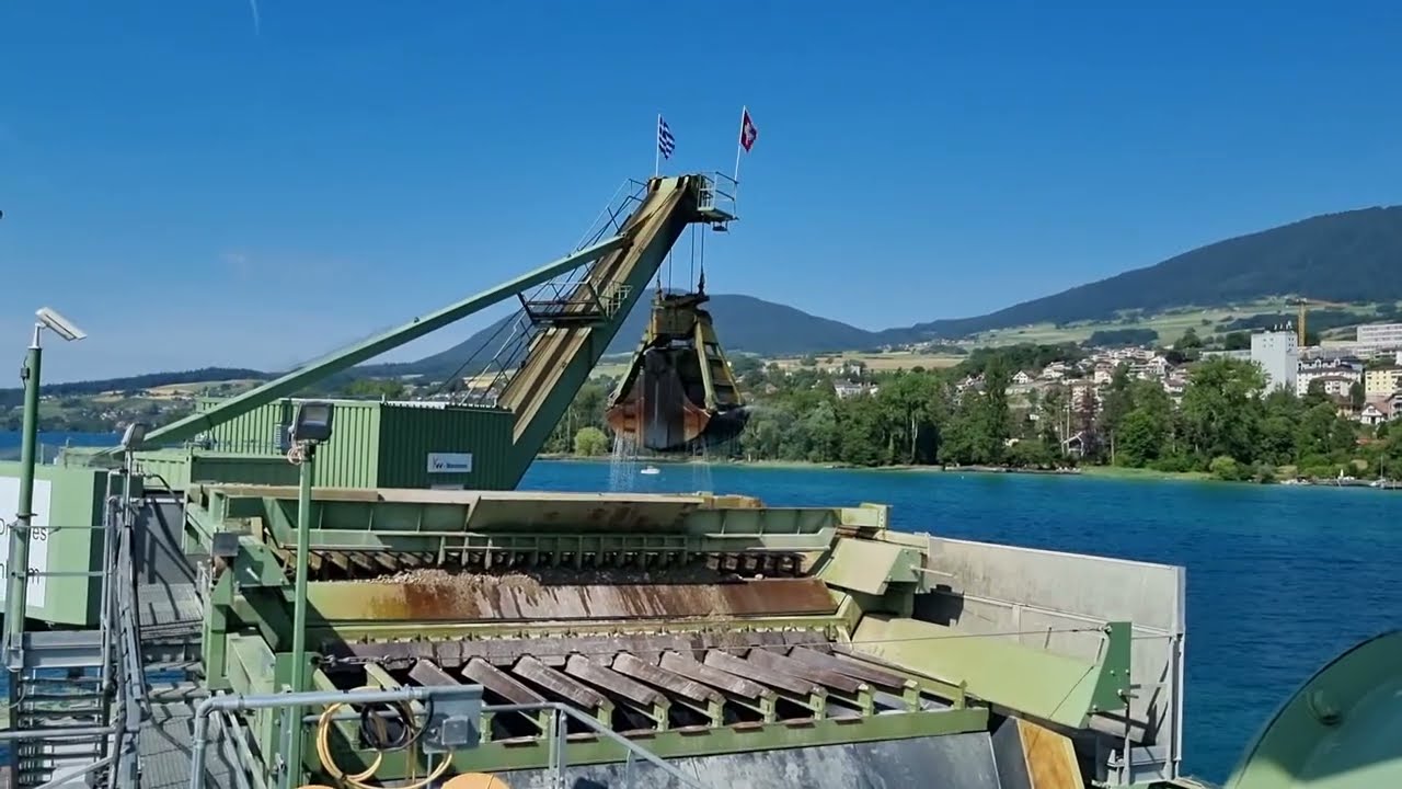 Hydro Amor | Propulsion marine d'une barge ouvrante en Suisse