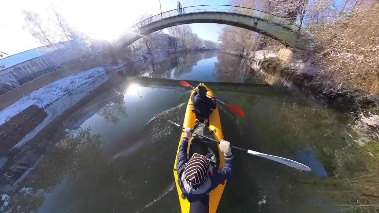 Packraft on the Seine in the snow - part 1