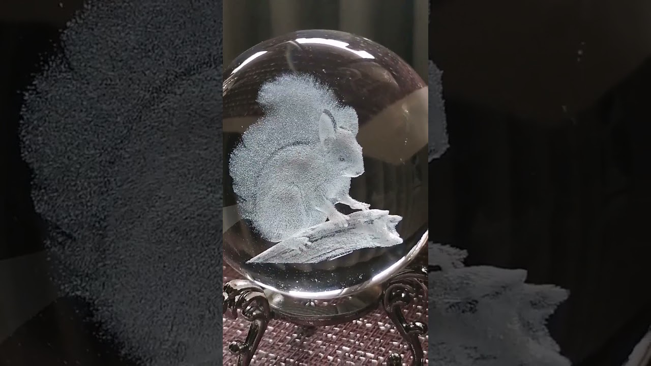 3D Glaskugel. Eichh&ouml;rnchen🔮🐿️