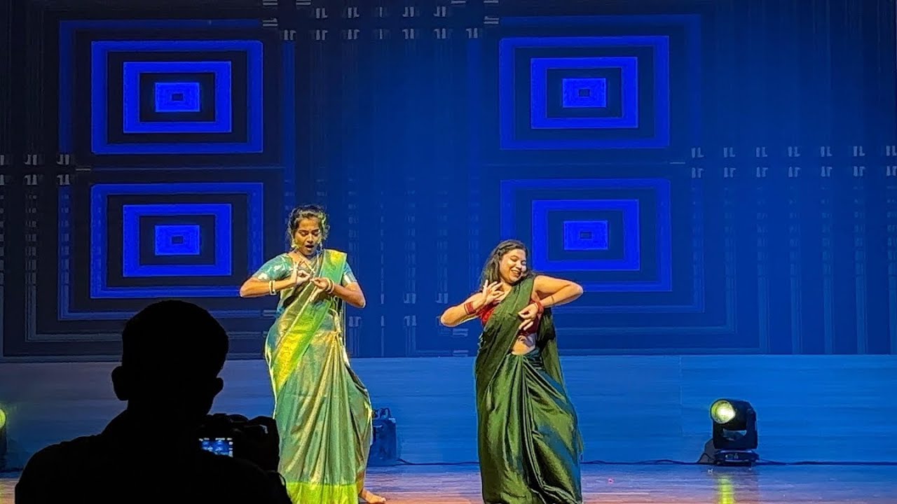 Medical college dance performance/Angaro ka ambar sa /aaila re ladki/#dance #college #ganpati 