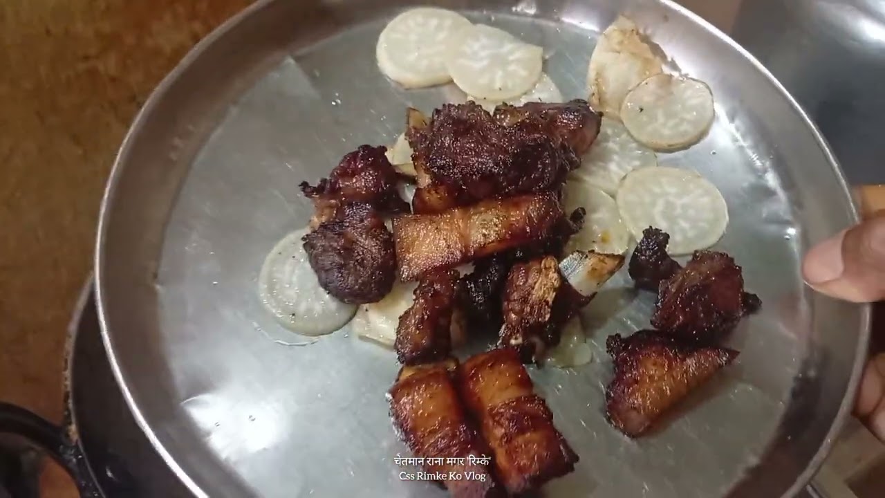 वाक स्या (च्वाँचे) को मासु बनाएर खाने तरिका|How to make and eat pork|Chetman|Css Rimke Ko Vlog