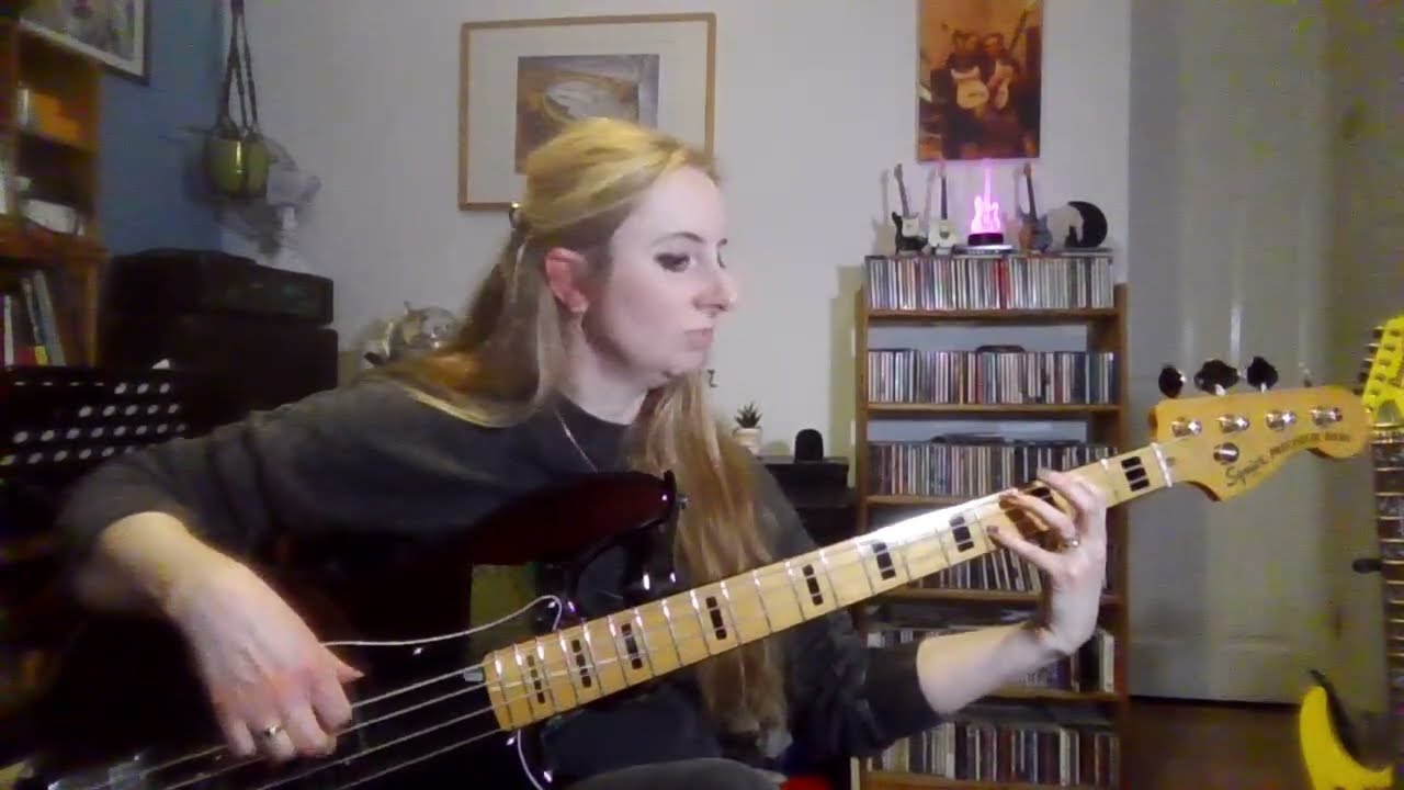 Cosmic Girl (Bass)